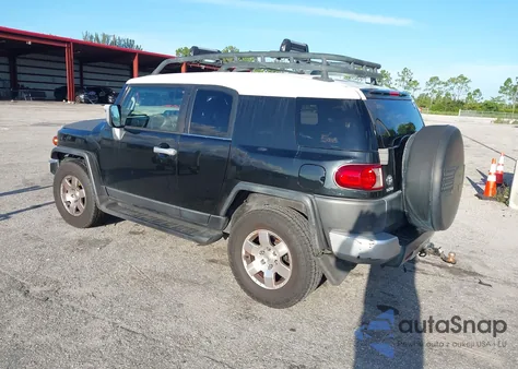 2007 Toyota Fj Cruiser z USA, uszkodzony, nr VIN JTEBU11F370004149